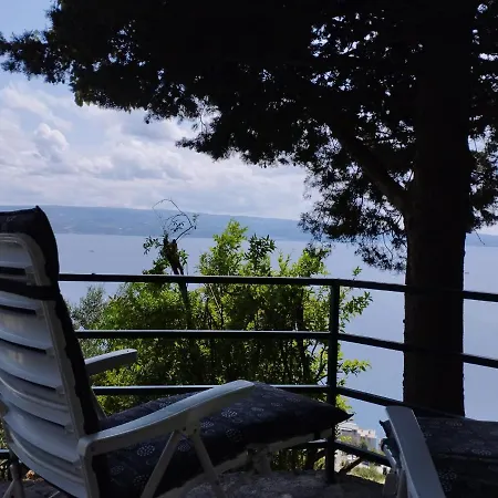 House B - With Spacious Terrace And Beautiful View Omiš Kültér fotó