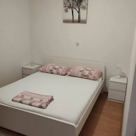House B - With Spacious Terrace And Beautiful View Omiš Kültér fotó