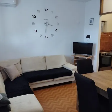 House B - With Spacious Terrace And Beautiful View Omiš Kültér fotó