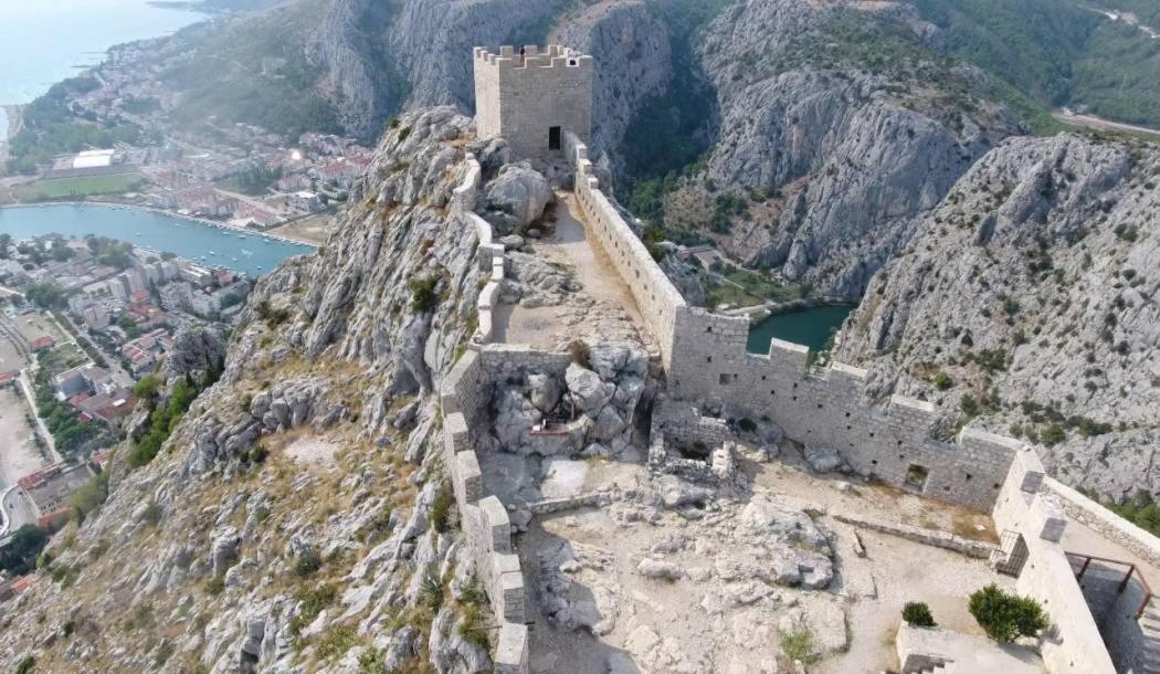 House B - With Spacious Terrace And Beautiful View Apartament Omiš